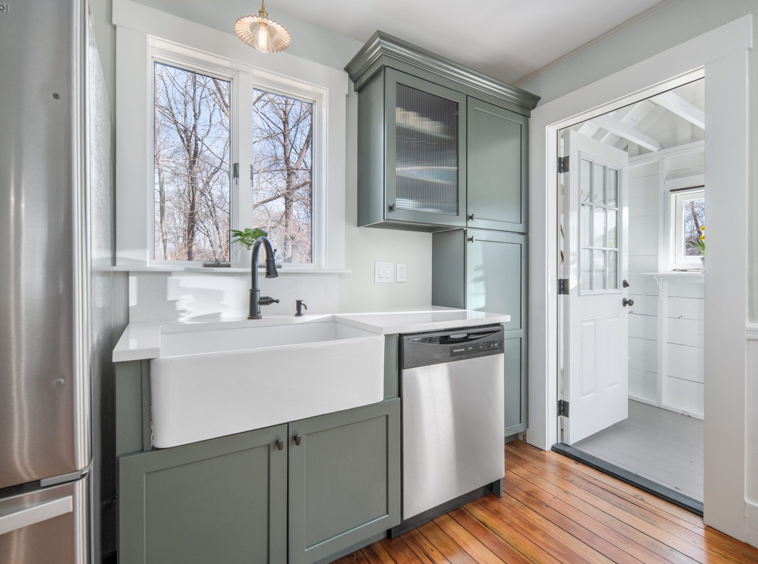 Maximizing Storage in a Compact Urban Kitchen
